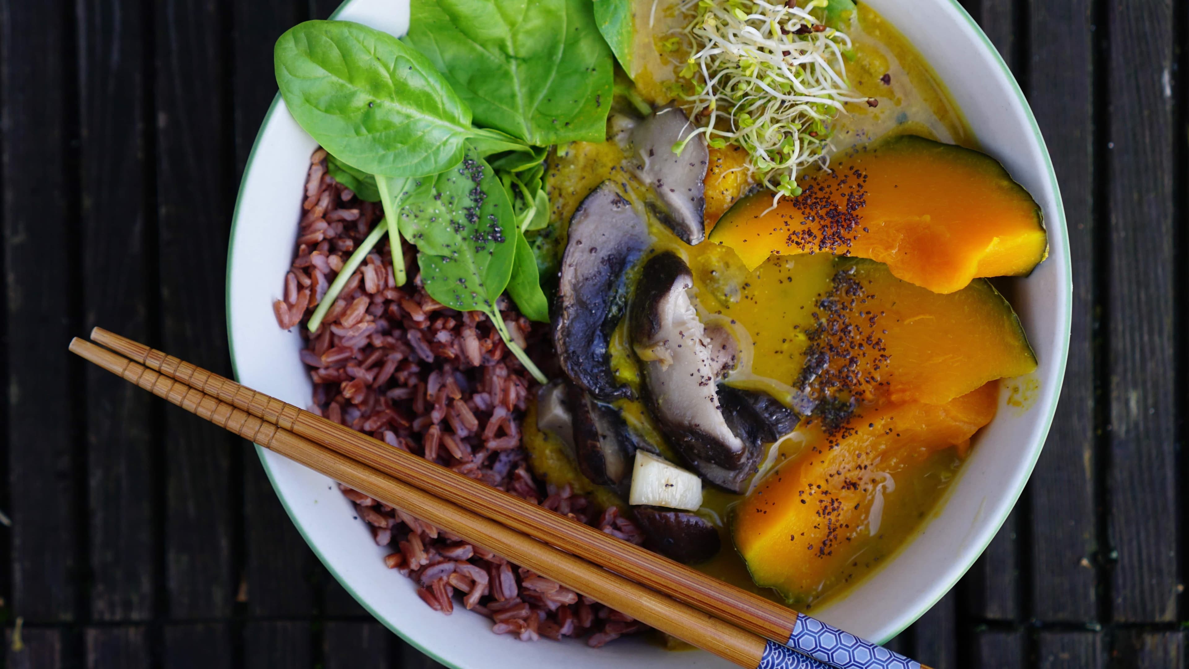 RED THAI CURRY PUMPKIN BOWL